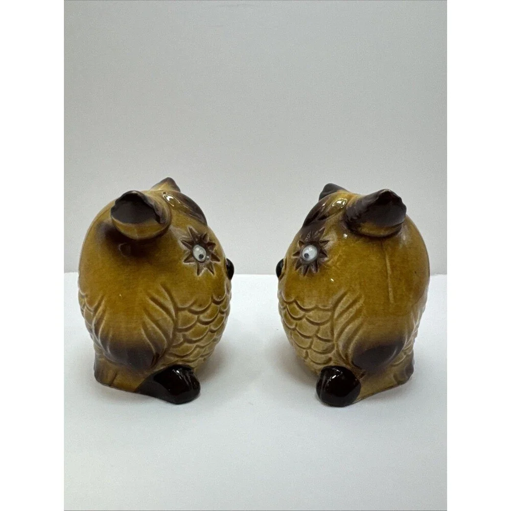 OWLS Salt & Pepper Shaker S&P VINTAGE Porcelain Ceramic Kitch Cottage Retro